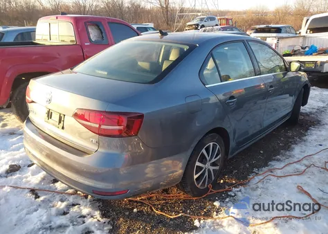 2018 Volkswagen Jetta 1.4T Se/1.4T Wolfsburg Edition z USA, uszkodzony, nr VIN 3VWDB7AJ7JM214944